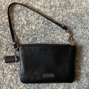 NWOT - COACH Leather Corner Zip Wristlet